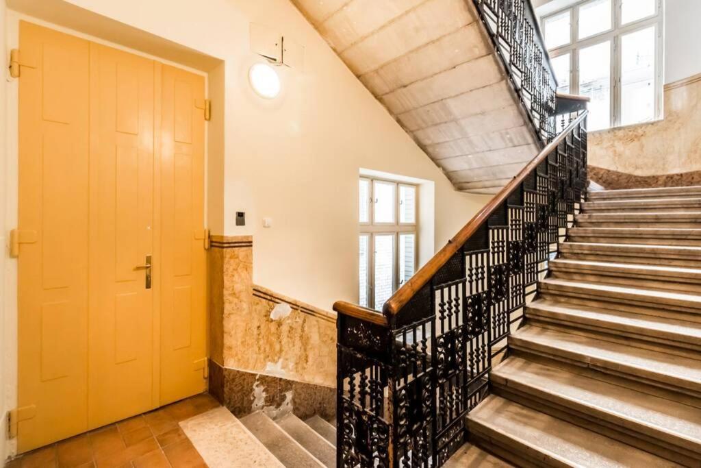 Best Located, 150 M2 5 Bedrooms Apt., Budapest Ngoại thất bức ảnh