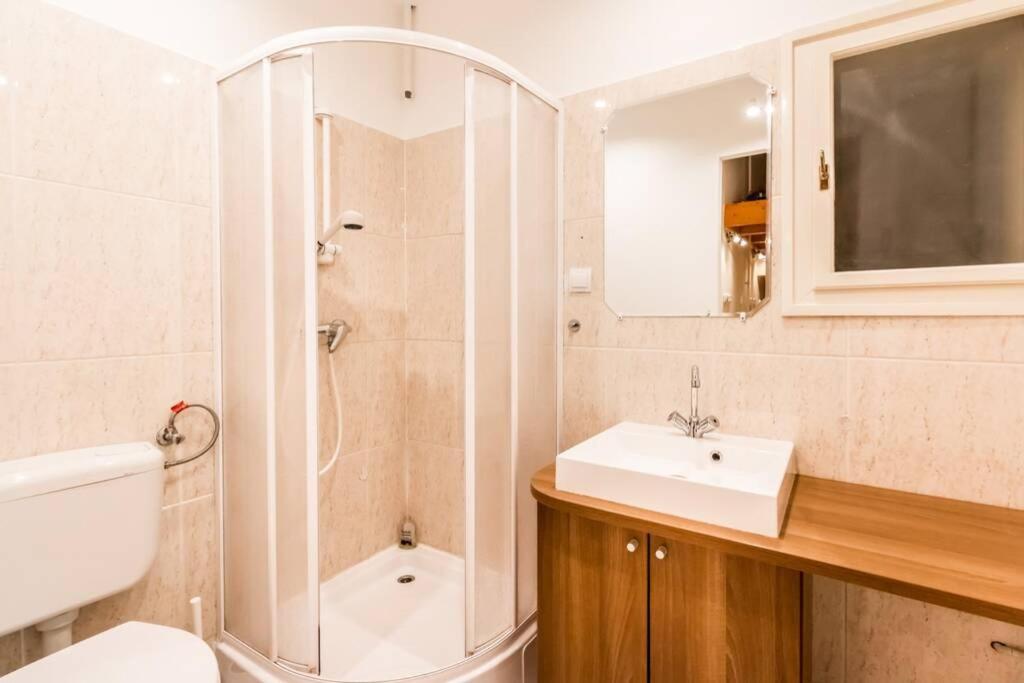 Best Located, 150 M2 5 Bedrooms Apt., Budapest Ngoại thất bức ảnh