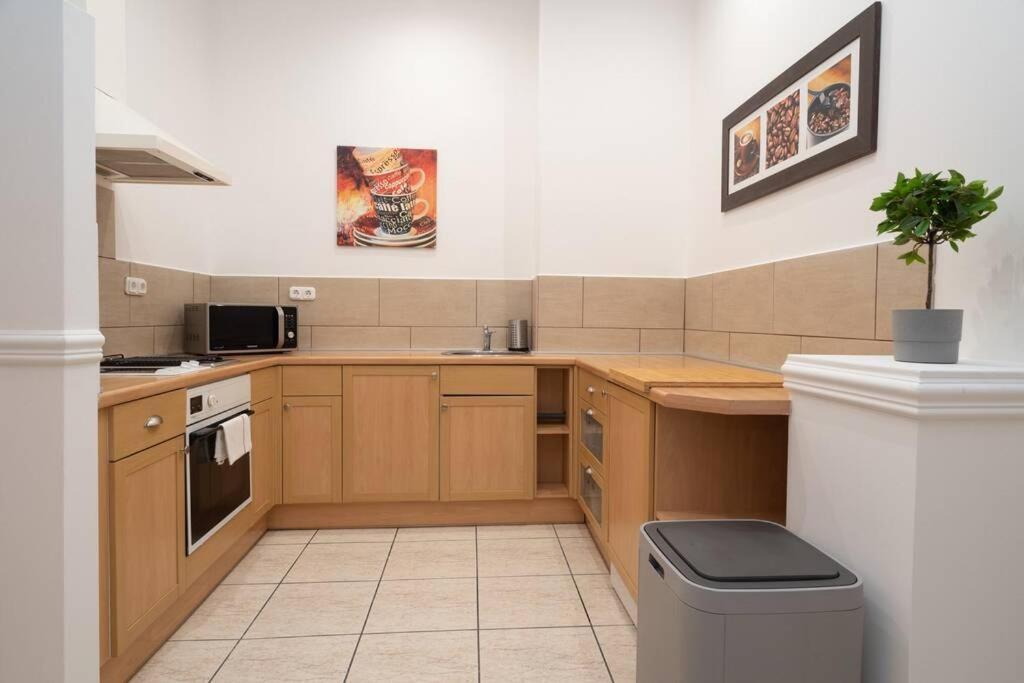 Best Located, 150 M2 5 Bedrooms Apt., Budapest Ngoại thất bức ảnh